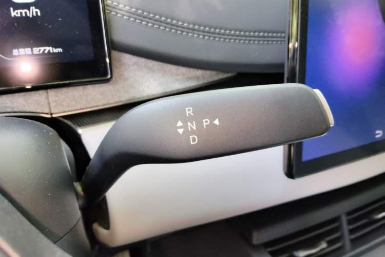 Used BYD Seal 06 New Energy 2026 DM-i Ultra-Enjoyment 128KM Luxury Edition Gear Lever