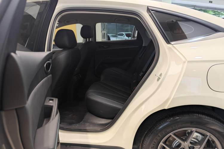 Used BYD Seal 06 New Energy 2026 DM-i Ultra-Enjoyment 128KM Luxury Edition Interior 12