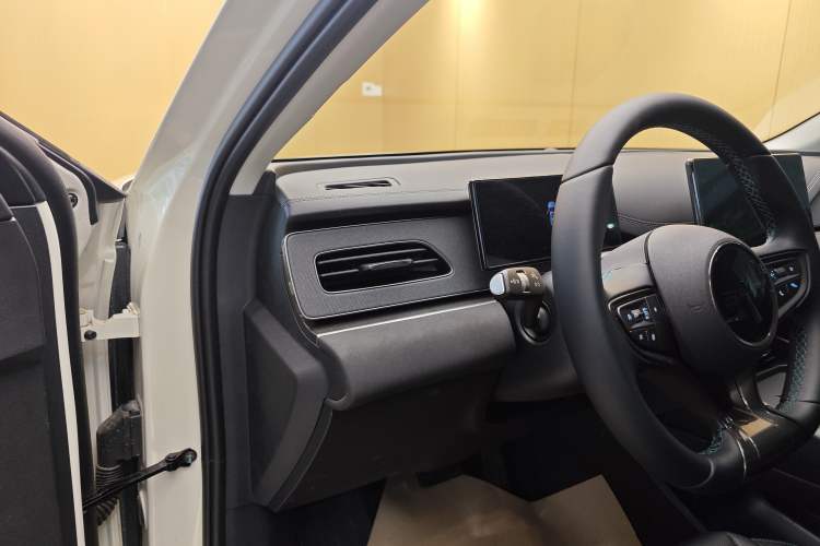 Used BYD Seal 06 New Energy 2026 DM-i Ultra-Enjoyment 128KM Luxury Edition Interior 2