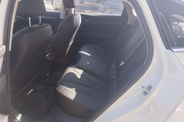 Used BYD Seal 06 New Energy 2026 DM-i Ultra-Enjoyment 128KM Luxury Edition Interior 4