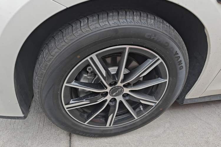 Used BYD Seal 06 New Energy 2026 DM-i Ultra-Enjoyment 128KM Smart Enjoyment Model Left Front Wheel Hub