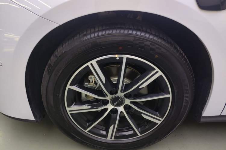 Used BYD Seal 06 New Energy 2026 Model DM-i Ultra-Enjoyment Edition 210KM Prestige Version Left Front Wheel Hub