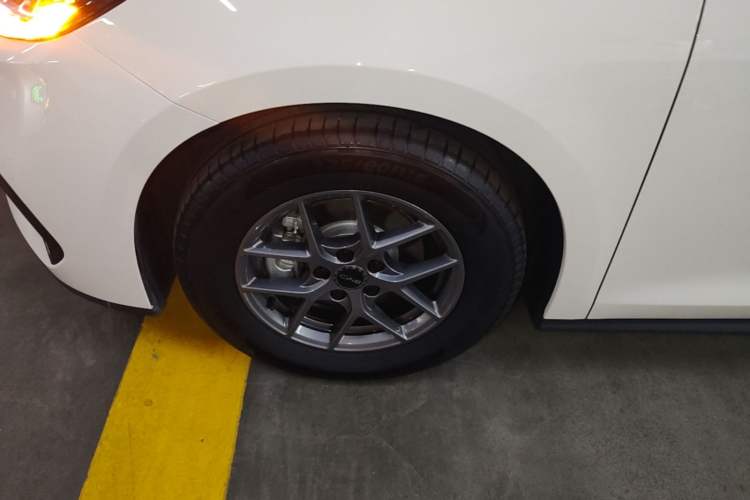 Used BYD Seal 06 New Energy 2026 DM-i Ultra-Enjoyment 128KM Luxury Edition Left Front Wheel Hub