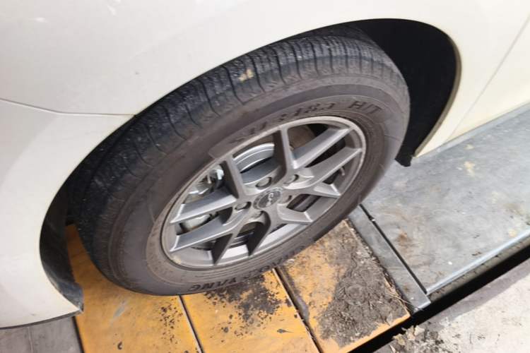 Used BYD Seal 06 New Energy 2026 DM-i Ultra-Enjoyment 128KM Luxury Edition Left Front Wheel Hub