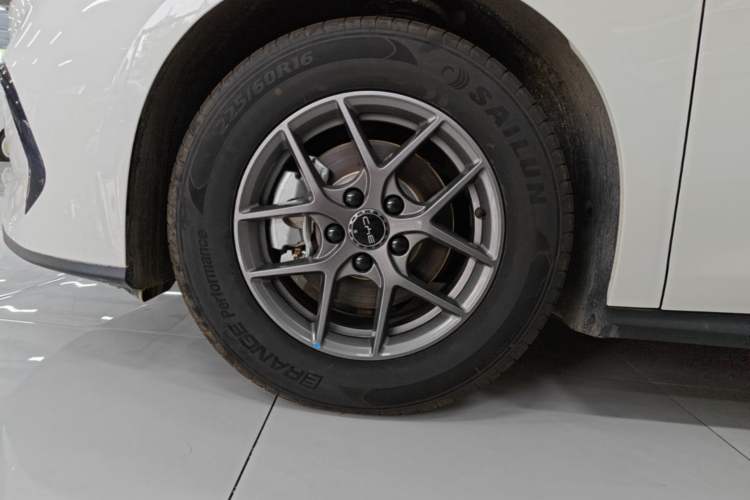 Used BYD Seal 06 New Energy 2026 DM-i Ultra-Enjoyment 128KM Luxury Edition Left Front Wheel Hub