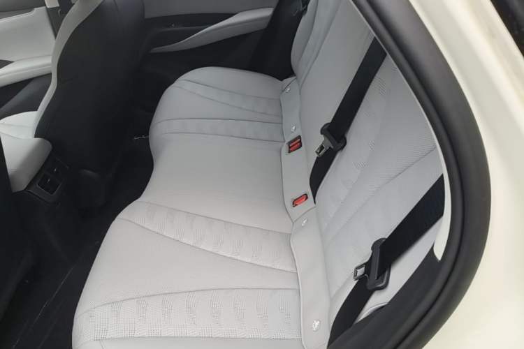 Used BYD Seal 06 New Energy 2026 DM-i Ultra-Enjoyment 128KM Smart Enjoyment Model Left Rear Seat