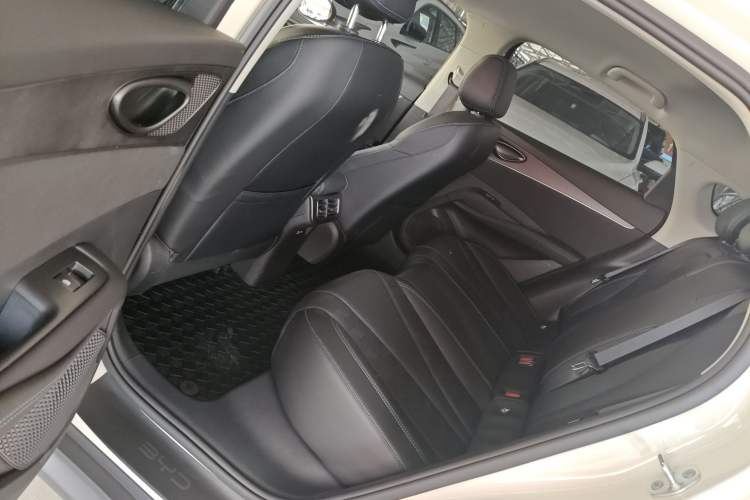 Used BYD Seal 06 New Energy 2026 DM-i Ultra-Enjoyment 128KM Smart Enjoyment Model Left Rear Seat