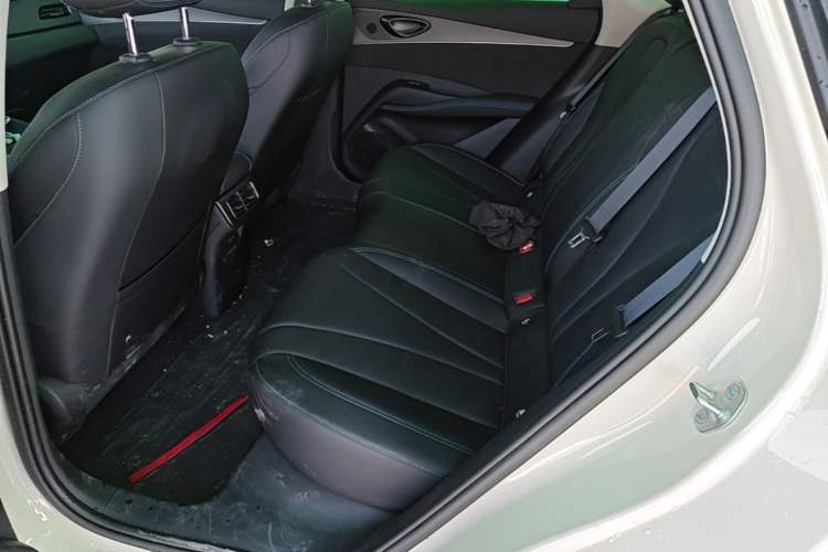 Used BYD Seal 06 New Energy 2026 DM-i Ultra-Enjoyment 128KM Smart Enjoyment Model Left Rear Seat