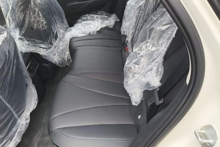 Used BYD Seal 06 New Energy 2026 DM-i Ultra-Enjoyment 128KM Smart Enjoyment Model Left Rear Seat