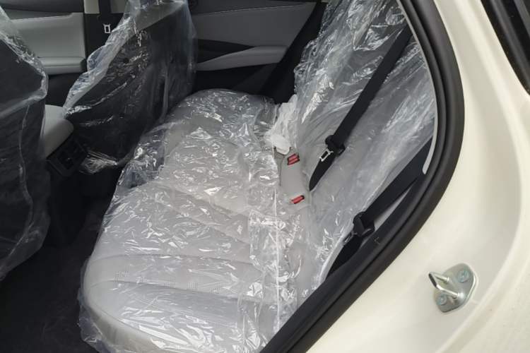 Used BYD Seal 06 New Energy 2026 DM-i Ultra-Enjoyment 128KM Smart Enjoyment Model Left Rear Seat