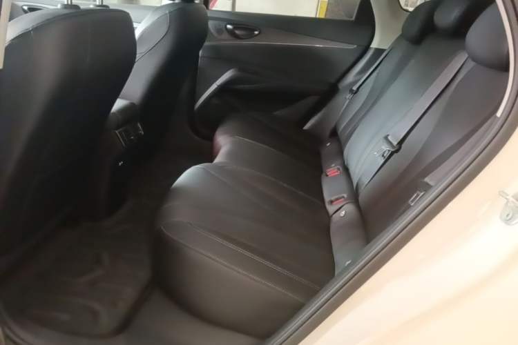 Used BYD Seal 06 New Energy 2026 DM-i Ultra-Enjoyment 128KM Smart Enjoyment Model Left Rear Seat