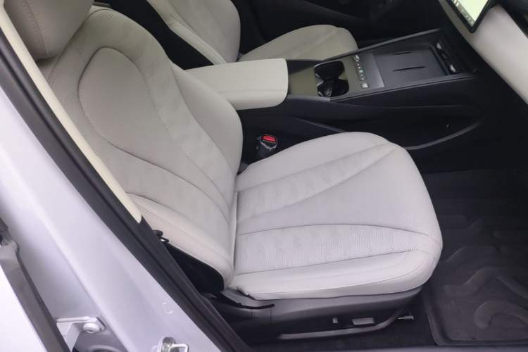 Used BYD Seal 06 New Energy 2026 Model DM-i Ultra-Enjoyment Edition 210KM Prestige Version Right Front Seat