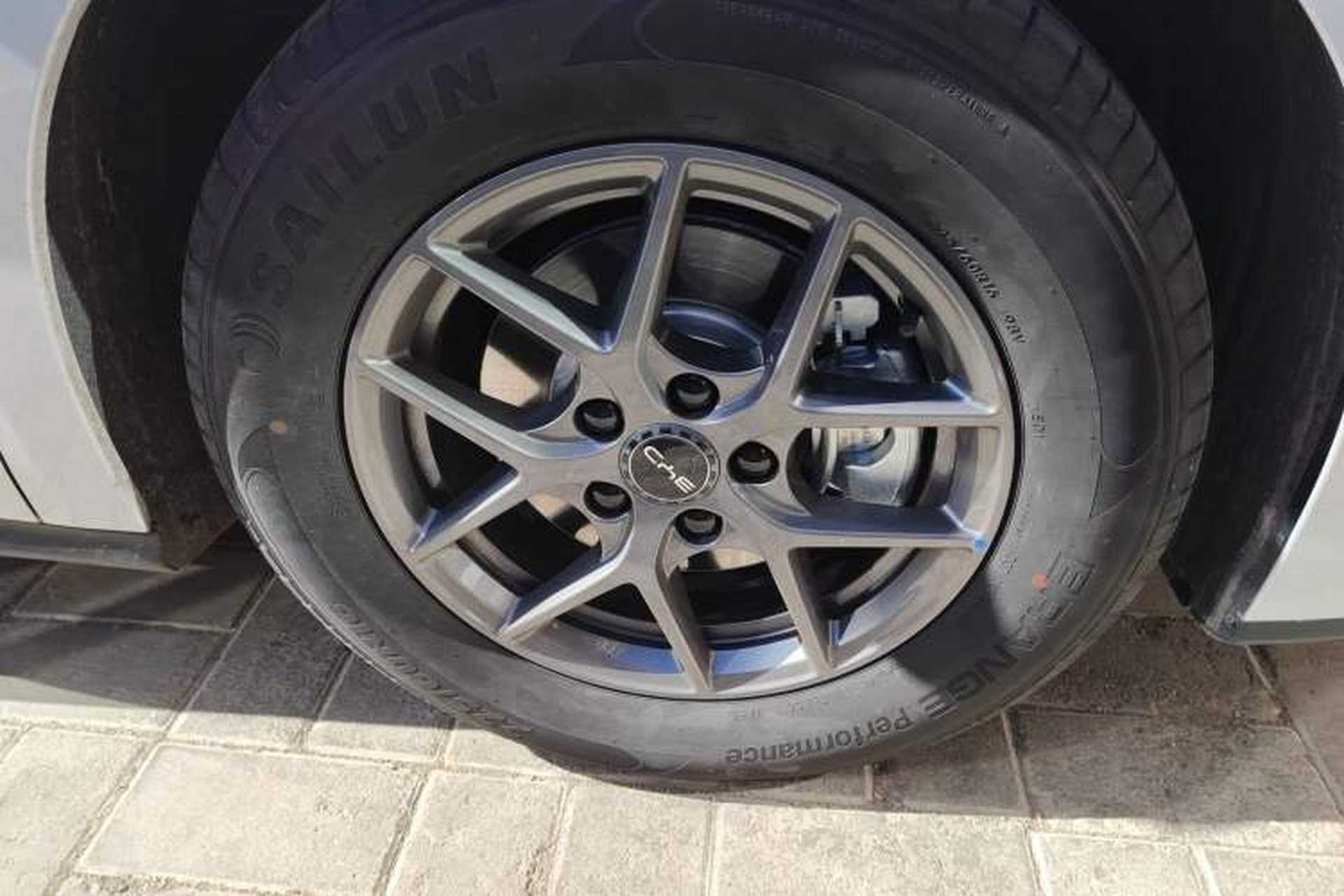 Used BYD Seal 06 New Energy 2026 DM-i Ultra-Enjoyment 128KM Luxury Edition Right Front Wheel Hub