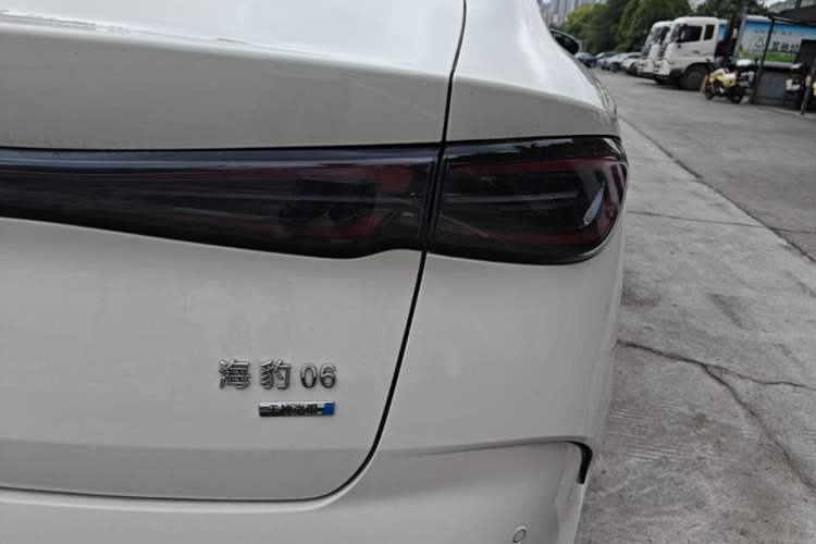 Used BYD Seal 06 New Energy 2026 DM-i Ultra-Enjoyment 128KM Smart Enjoyment Model Right Rear Taillight