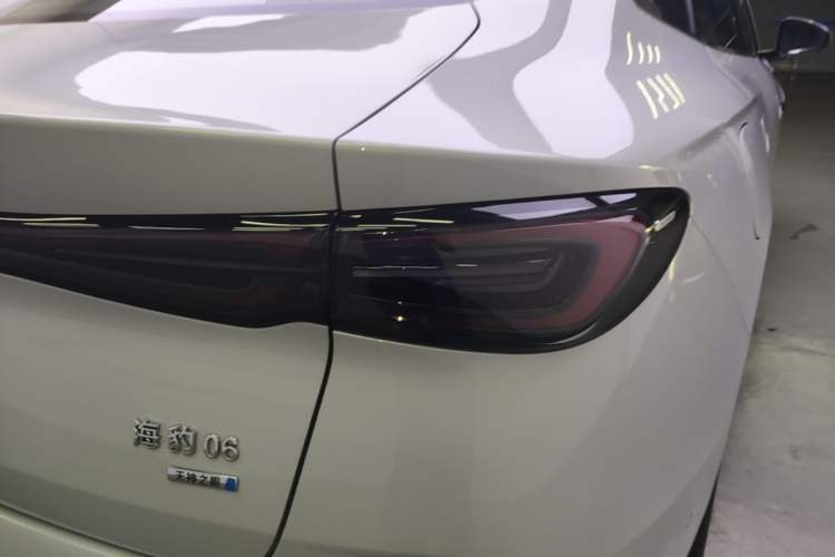 Used BYD Seal 06 New Energy 2026 Model DM-i Ultra-Enjoyment Edition 210KM Prestige Version Right Rear Taillight