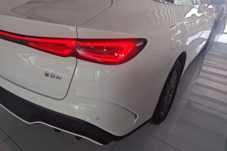 Used BYD Seal 06 New Energy 2026 DM-i Ultra-Enjoyment 128KM Luxury Edition Right Rear Taillight