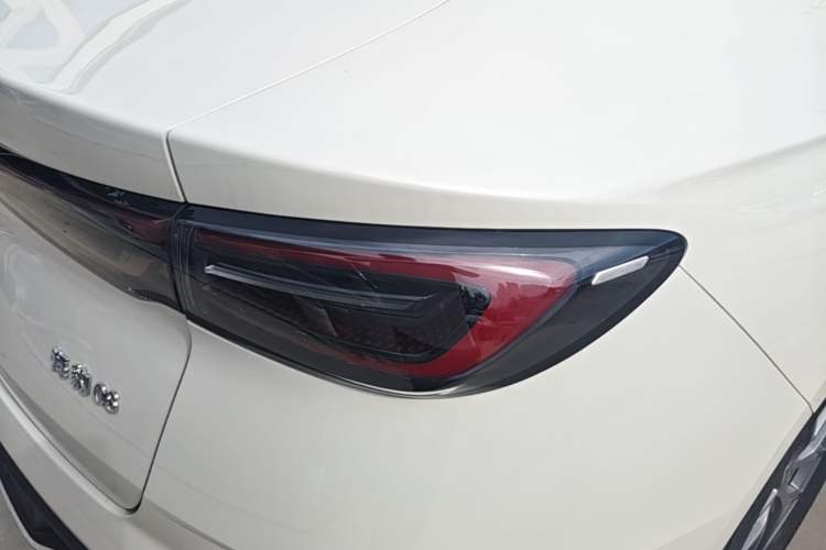 Used BYD Seal 06 New Energy 2026 DM-i Ultra-Enjoyment 128KM Luxury Edition Right Rear Taillight