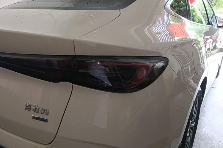 Used BYD Seal 06 New Energy 2026 DM-i Ultra-Enjoyment 128KM Smart Enjoyment Model Right Rear Taillight