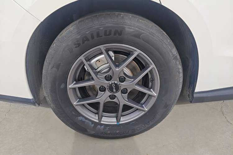 Used BYD Seal 06 New Energy 2026 DM-i Ultra-Enjoyment 128KM Luxury Edition Right Rear Wheel Hub