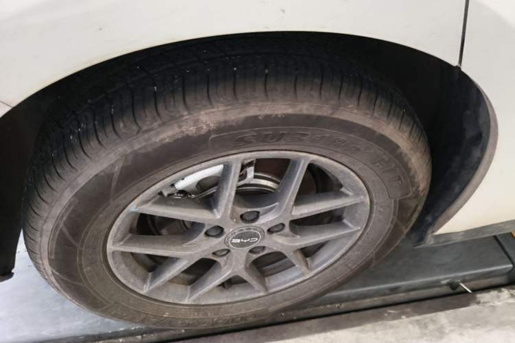 Used BYD Seal 06 New Energy 2026 DM-i Ultra-Enjoyment 128KM Luxury Edition Right Rear Wheel Hub