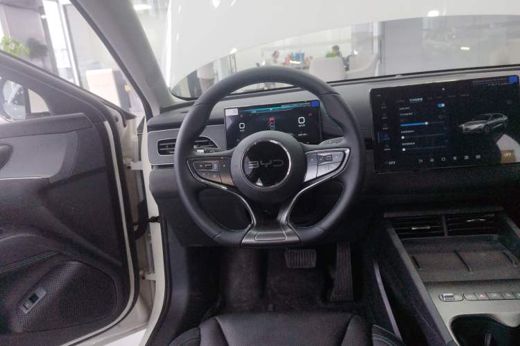 Used BYD Seal 06 New Energy 2026 DM-i Ultra-Enjoyment 128KM Luxury Edition Steering Wheel