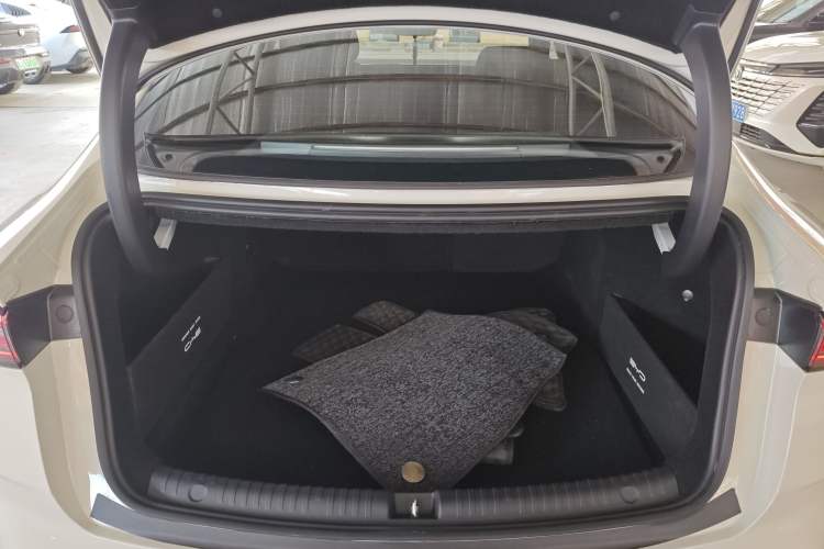 Used BYD Seal 06 New Energy 2026 DM-i Ultra-Enjoyment 128KM Smart Enjoyment Model Trunk