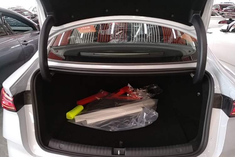 Used BYD Seal 06 New Energy 2026 DM-i Ultra-Enjoyment 128KM Luxury Edition Trunk
