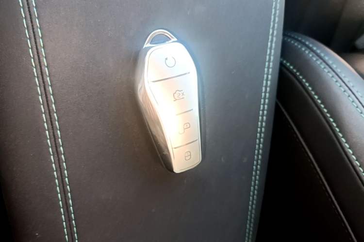 Used BYD Seal 06 New Energy 2026 Model DM-i Ultra-Enjoyment Edition 210KM Prestige Version Vehicle Key