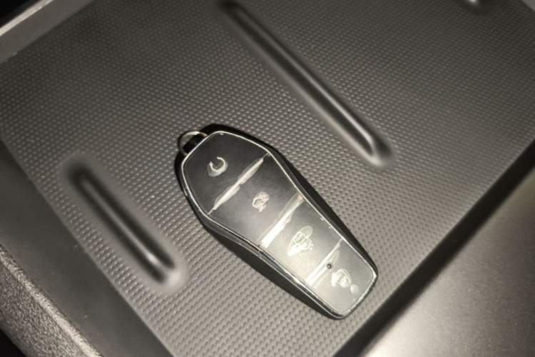 Used BYD Seal 06 New Energy 2026 DM-i Ultra-Enjoyment 128KM Luxury Edition Vehicle Key