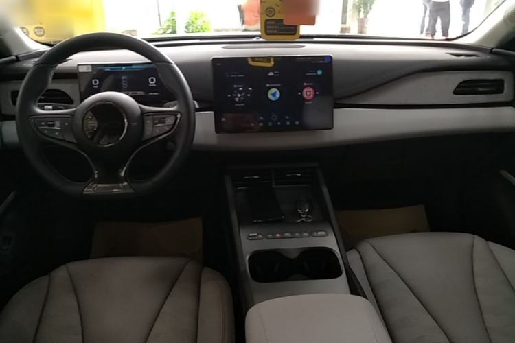 Used BYD Seal 06 New Energy 2026 DM-i Ultra-Enjoyment 128KM Luxury Edition Center Console