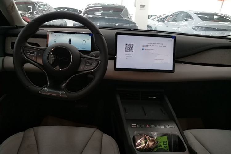 Used BYD Seal 06 New Energy 2026 DM-i Ultra-Enjoyment 128KM Luxury Edition Center Console