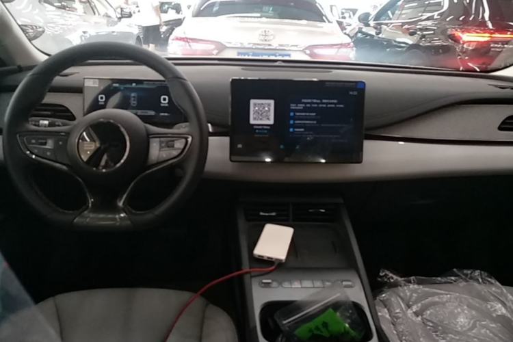 Used BYD Seal 06 New Energy 2026 DM-i Ultra-Enjoyment 128KM Luxury Edition Center Console