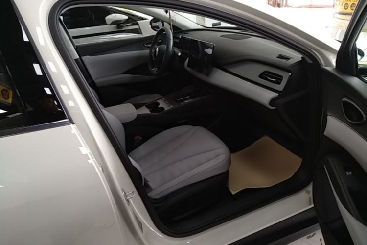 Used BYD Seal 06 New Energy 2026 DM-i Ultra-Enjoyment 128KM Luxury Edition Right Front Seat
