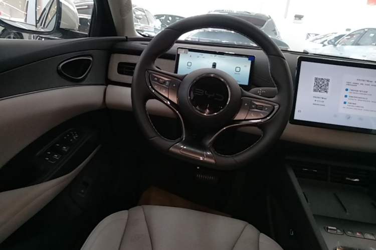 Used BYD Seal 06 New Energy 2026 DM-i Ultra-Enjoyment 128KM Luxury Edition Steering Wheel