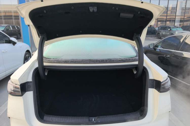 Used BYD Seal 06 New Energy 2026 DM-i Ultra-Enjoyment 128KM Smart Enjoyment Model Trunk