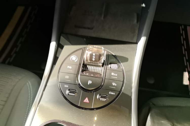 Used BYD Seal 06GT 2025 605 Heatwave Edition Gear Lever