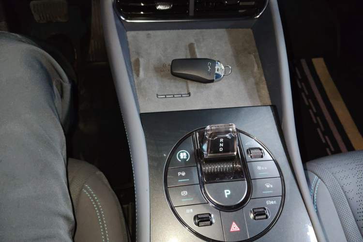 Used BYD Seal 06GT 2025 550 All-Wheel-Drive Heatwave Edition Gear Lever