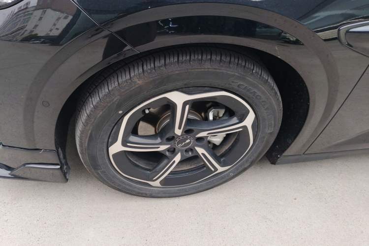 Used BYD Seal 06GT 2025 Intelligent Driving Version 605 Heatwave Edition Left Front Wheel Hub