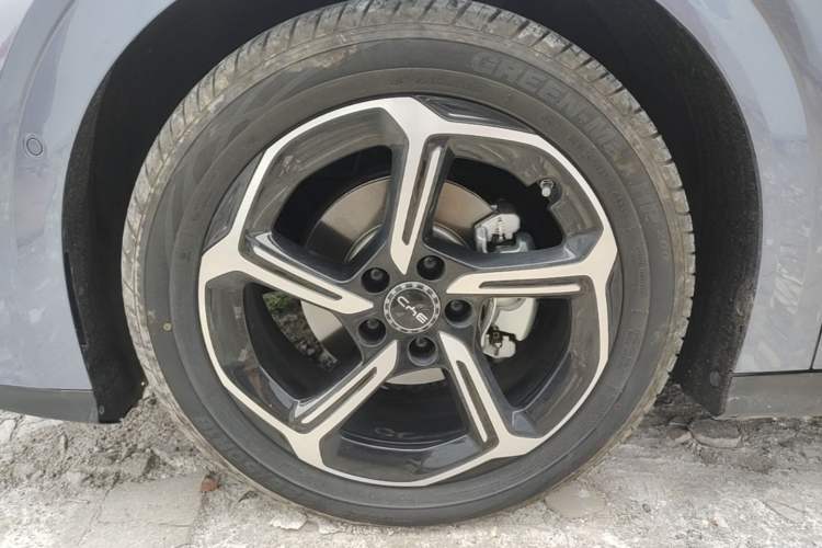 Used BYD Seal 06GT 2025 Intelligent Driving Version 505 Wave Plus Edition Left Front Wheel Hub