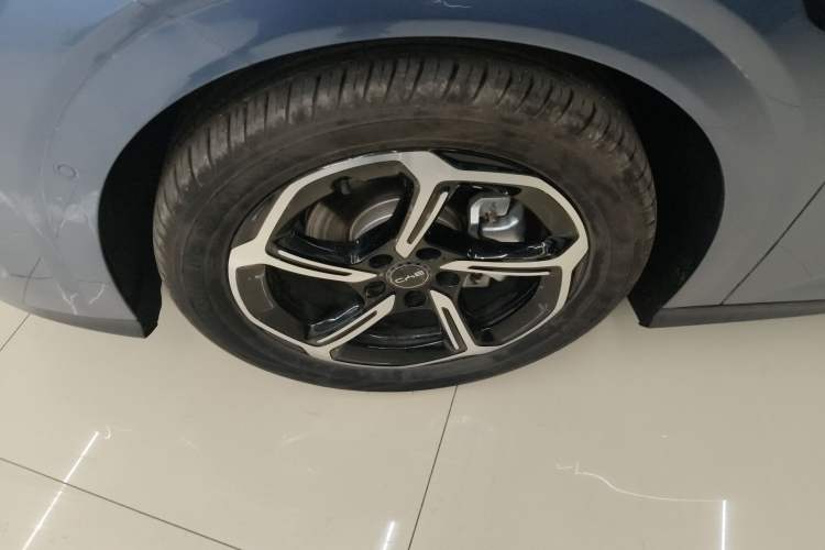 Used BYD Seal 06GT 2025 605 Heatwave Edition Left Front Wheel Hub