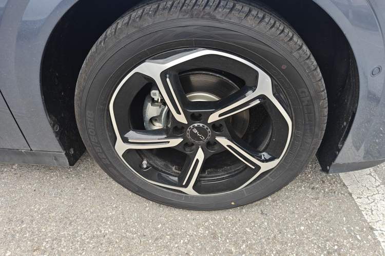 Used BYD Seal 06GT 2025 Intelligent Driving Version 505 Wave Edition Right Front Wheel Hub