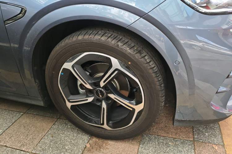Used BYD Seal 06GT 2025 505 Wave Plus Edition Right Front Wheel Hub