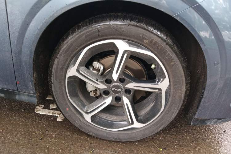 Used BYD Seal 06GT 2025 Intelligent Driving Version 505 Wave Plus Edition Right Front Wheel Hub