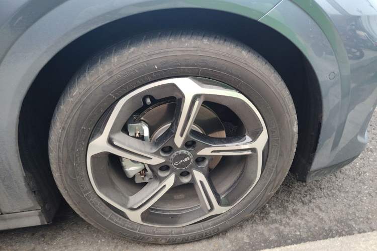 Used BYD Seal 06GT 2025 605 Heatwave Edition Right Front Wheel Hub