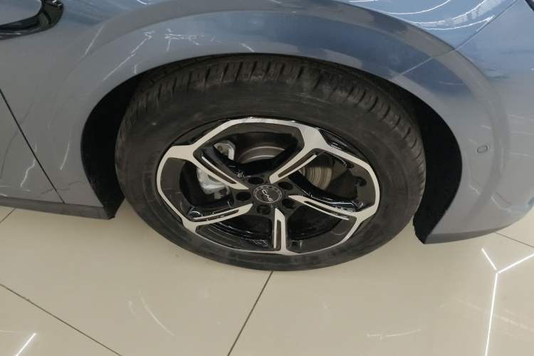 Used BYD Seal 06GT 2025 605 Heatwave Edition Right Rear Wheel Hub