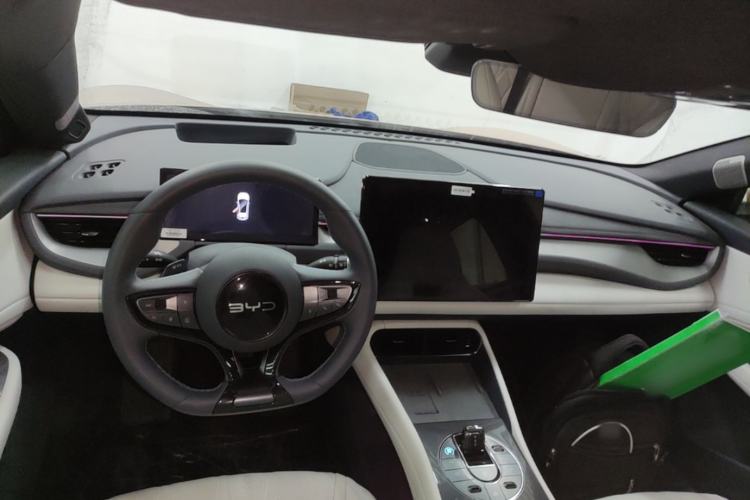 Used BYD Seal 06GT 2025 Intelligent Driving Version 550 All-Wheel Drive Heatwave Edition Center Console
