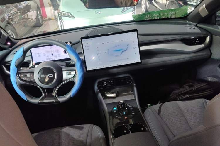 Used BYD Seal 06GT 2025 Intelligent Driving Version 605 Heatwave Edition Center Console