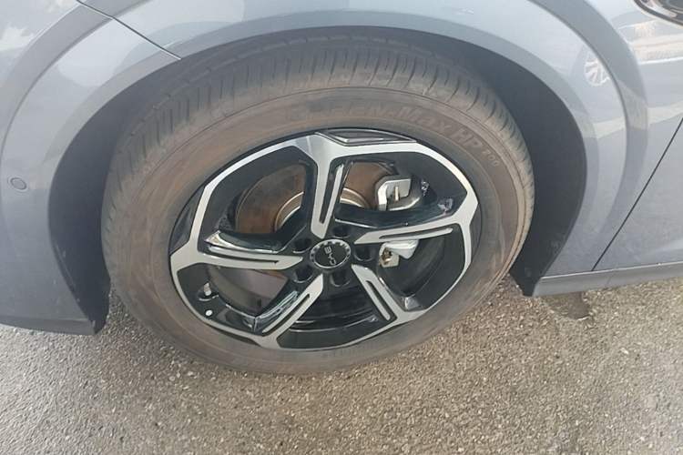 Used BYD Seal 06GT 2025 Intelligent Driving Version 605 Heatwave Edition Left Front Wheel Hub