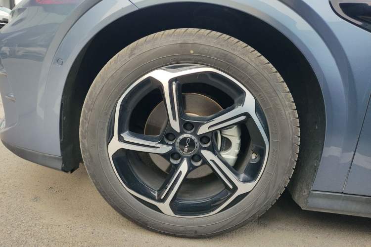 Used BYD Seal 06GT 2025 Intelligent Driving Version 605 Heatwave Edition Left Front Wheel Hub