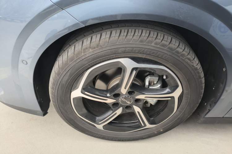 Used BYD Seal 06GT 2025 Intelligent Driving Version 605 Heatwave Edition Left Front Wheel Hub
